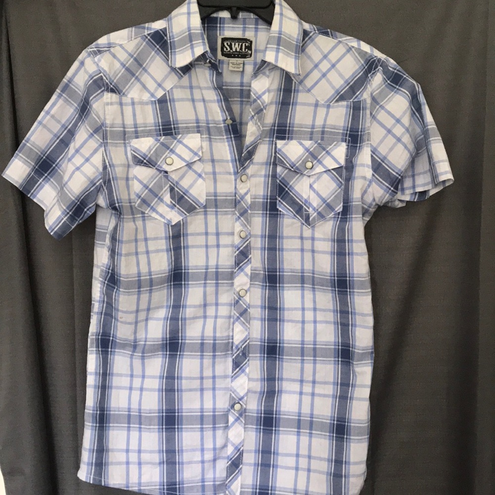 Short sleeve casual button down